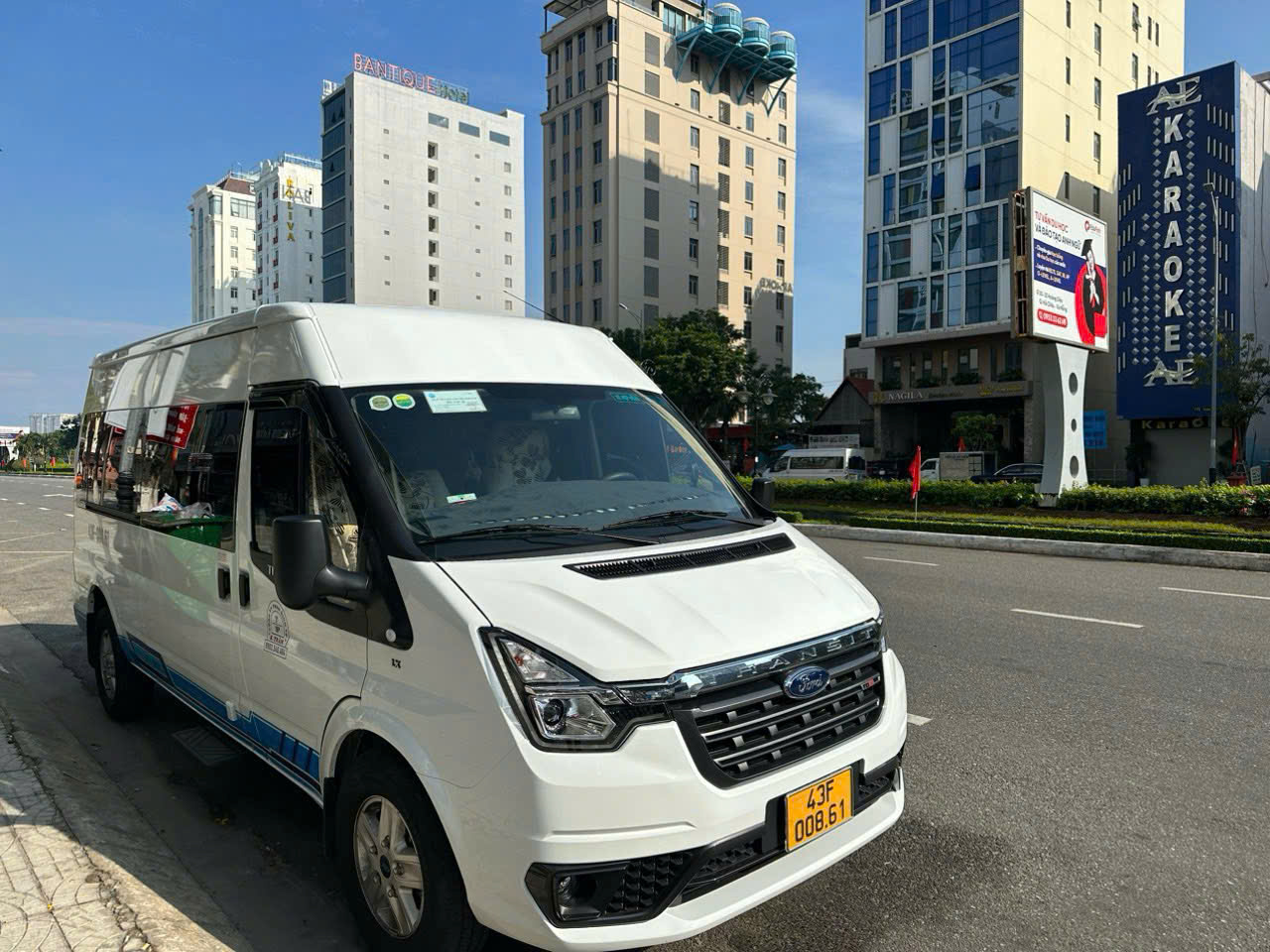 Các loại xe thuê tháng Camry Innova Mai Linh