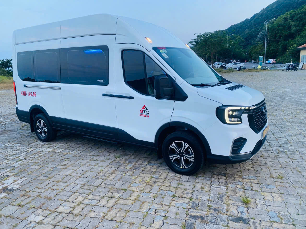 Các loại xe cưới hỏi Limousine Mercedes Mai Linh