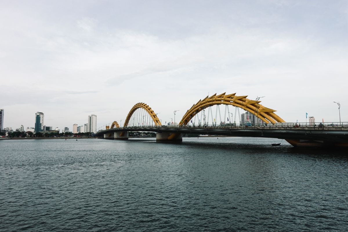 Cầu Rồng Đà Nẵng Phun Lửa: Lịch Diễn, Chỗ Đứng Đẹp Và Cách Đi
